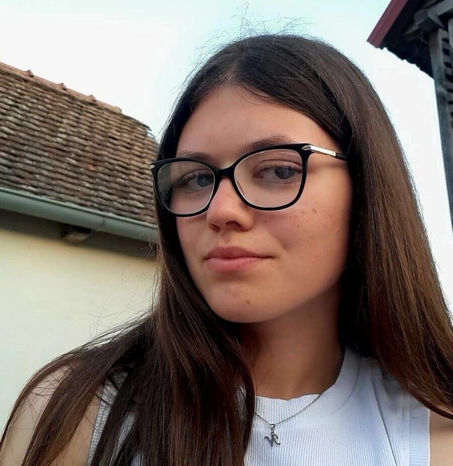 Неда Зеба 3.место на окружном такмичењу из биологије